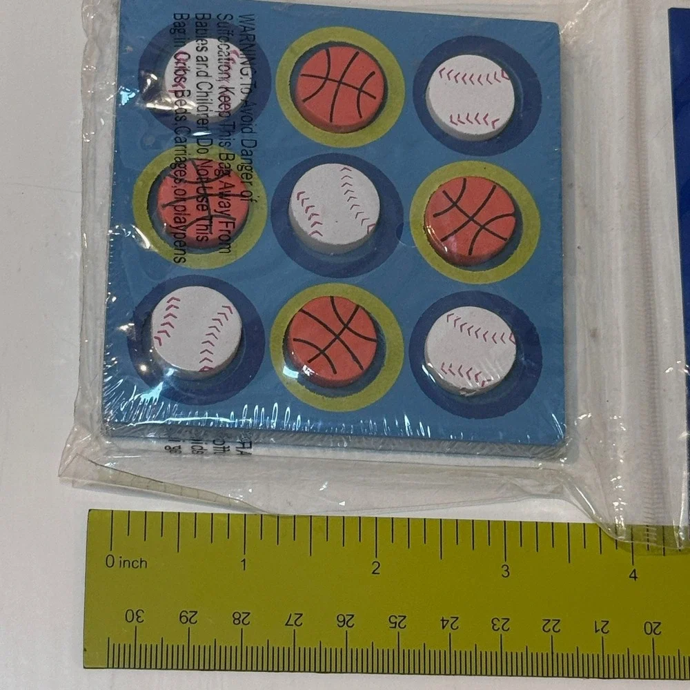 Sports Tic‎ Tac Toe Wooden Game Set Basketball Baseball 10 Pieces New
